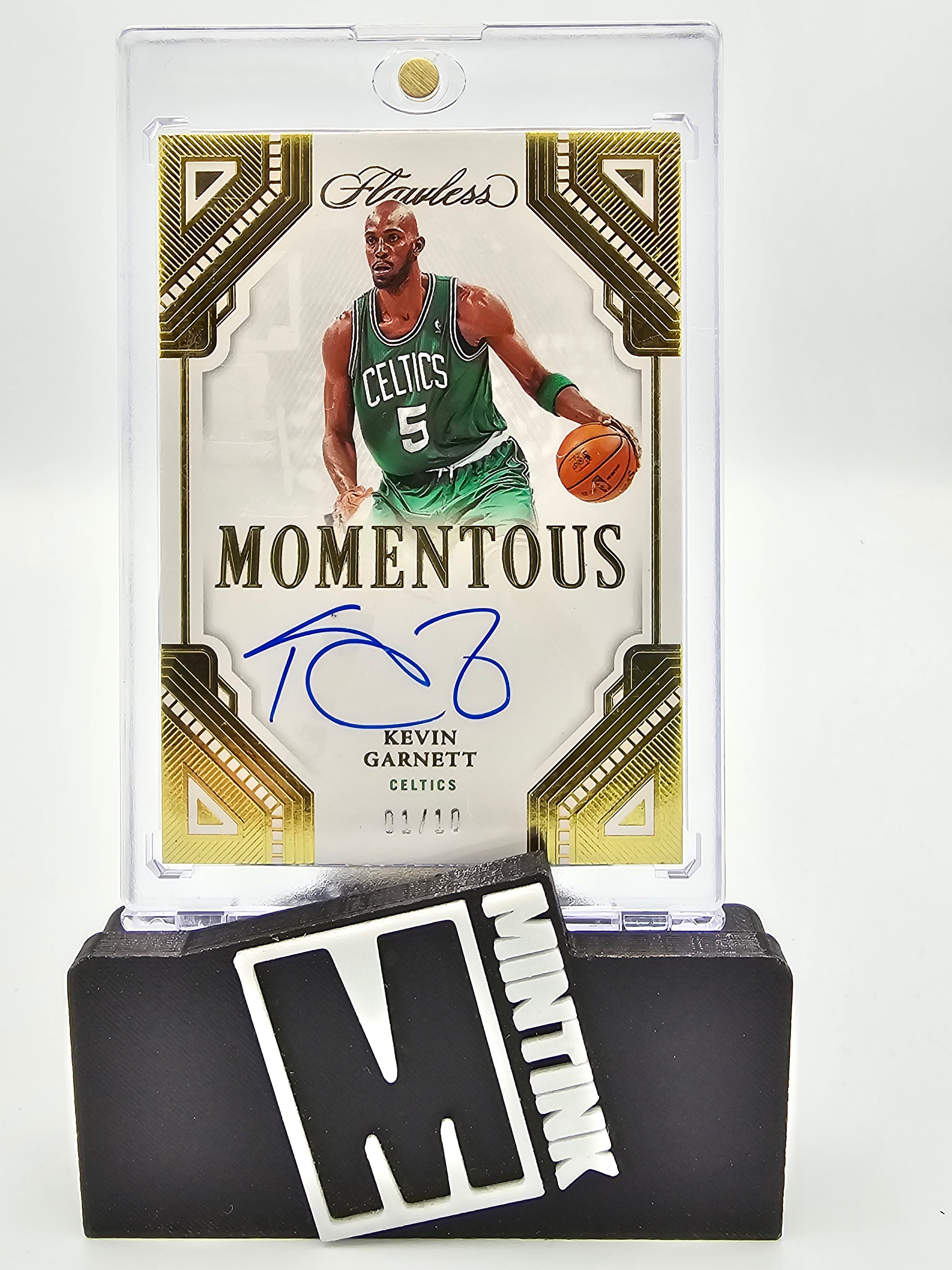 2022-23 Panini Flawless  Kevin Garnett Gold Momentous Auto 01/10 #MA-KVG 