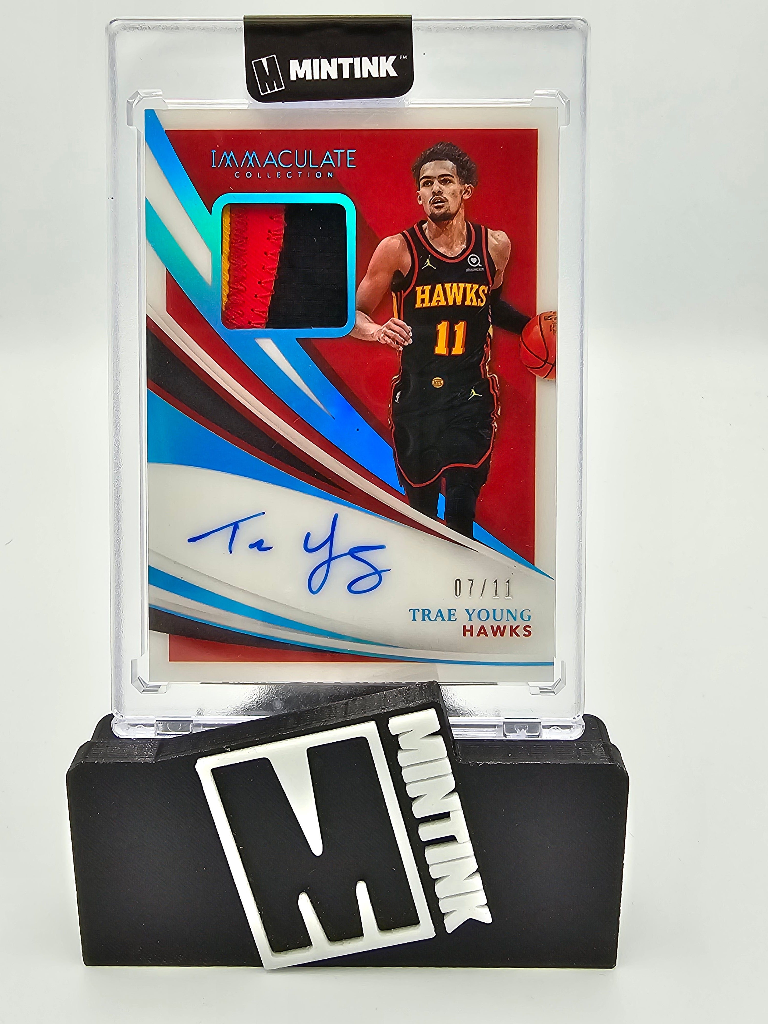 2020-21 Panini Immaculate Basketball Trae Young Patch Autograph 07/11 #PA-TRY 